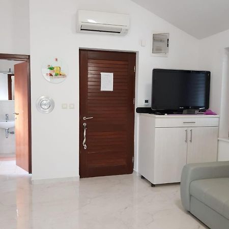 Relax Zone III Apartment Malinska Luaran gambar